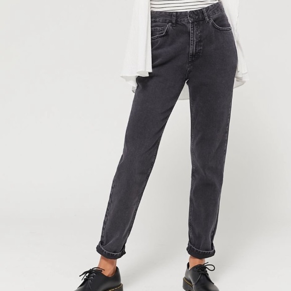 BDG Denim - Urban Outfitters BDG High Waisted Mom Jeans in Washed Black